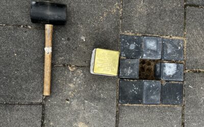28 augustus. Plaatsen van Stolpersteine